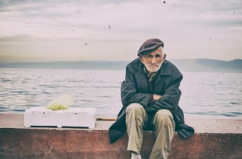 Самотність може призвести до хвороби Альцгеймера