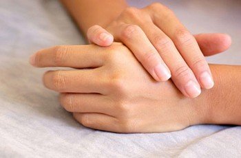 Боль в запястье, когда нужно обращаться к врачу