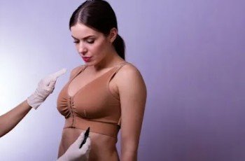 Збільшення грудей з підтяжкою: як проходить операція та відновлення
